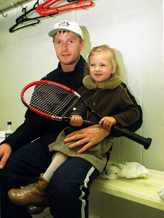 Евгений Кафельников с дочерью Алесей в 2001 году. Фото Сергей Киврин и Андрей Голованов, архив «СЭ»