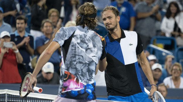 Циципас отправил Медведева отдыхать перед US Open. Полуфинал мастерс — тоже неплохо