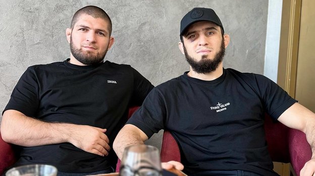 Махачев стал первым в рейтинге лучших бойцов UFC! Возможно, Джонс уже никогда его не обойдет