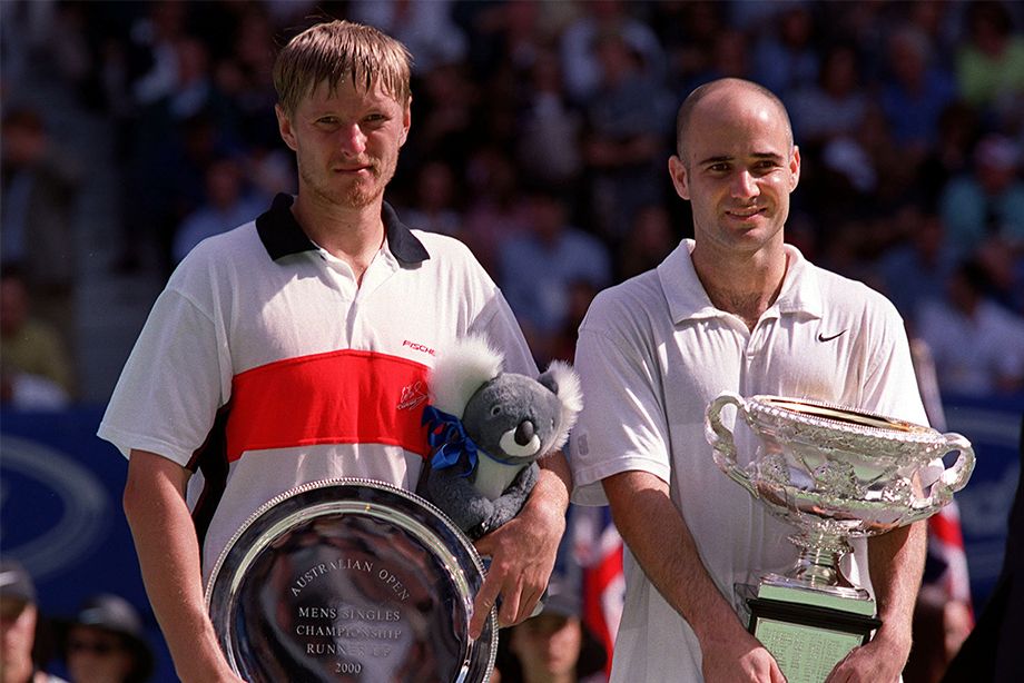 Евгений Кафельников и Андре Агасси после финала Australian Open — 2000