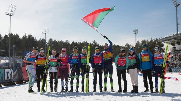 Белорусы выиграли на чемпионате России вторую гонку подряд. На этот раз организаторы включили гимн в их честь