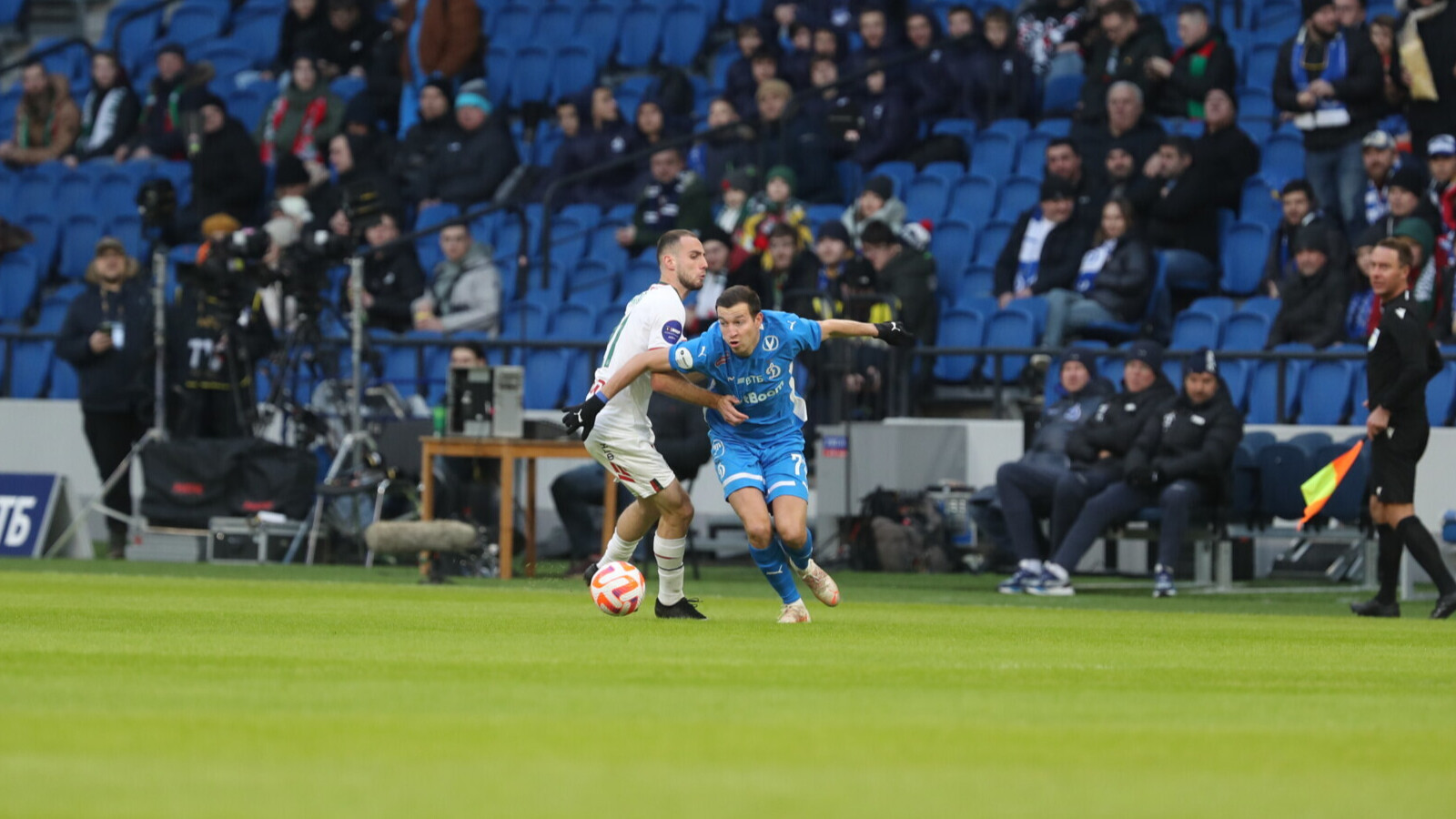 Динамо — Локомотив — 2:0. Макаров на 58‑й минуте увеличил преимущество хозяев в матче РПЛ. Видео