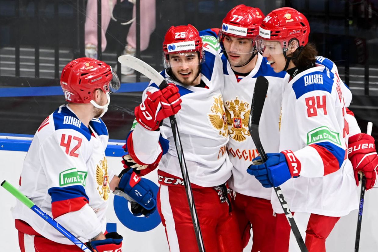 Хоккейные клюшки на чемпионате мира 2014