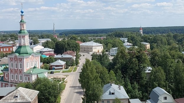 Дивные футбольные поля у заброшенных храмов Русского Севера. Грустно и красиво