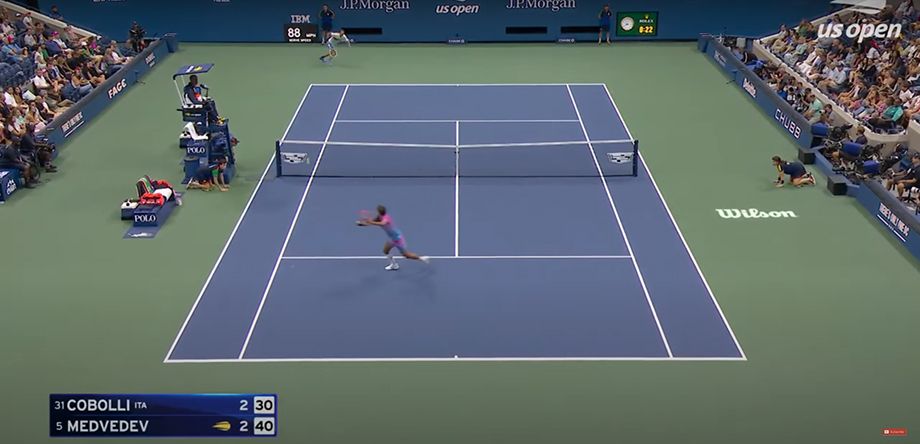 Американцы стоя аплодировали Медведеву на US Open. Он развернулся на 360° на матчболе